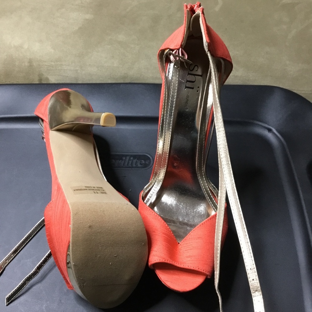 High Heels - Picture 3 of 3